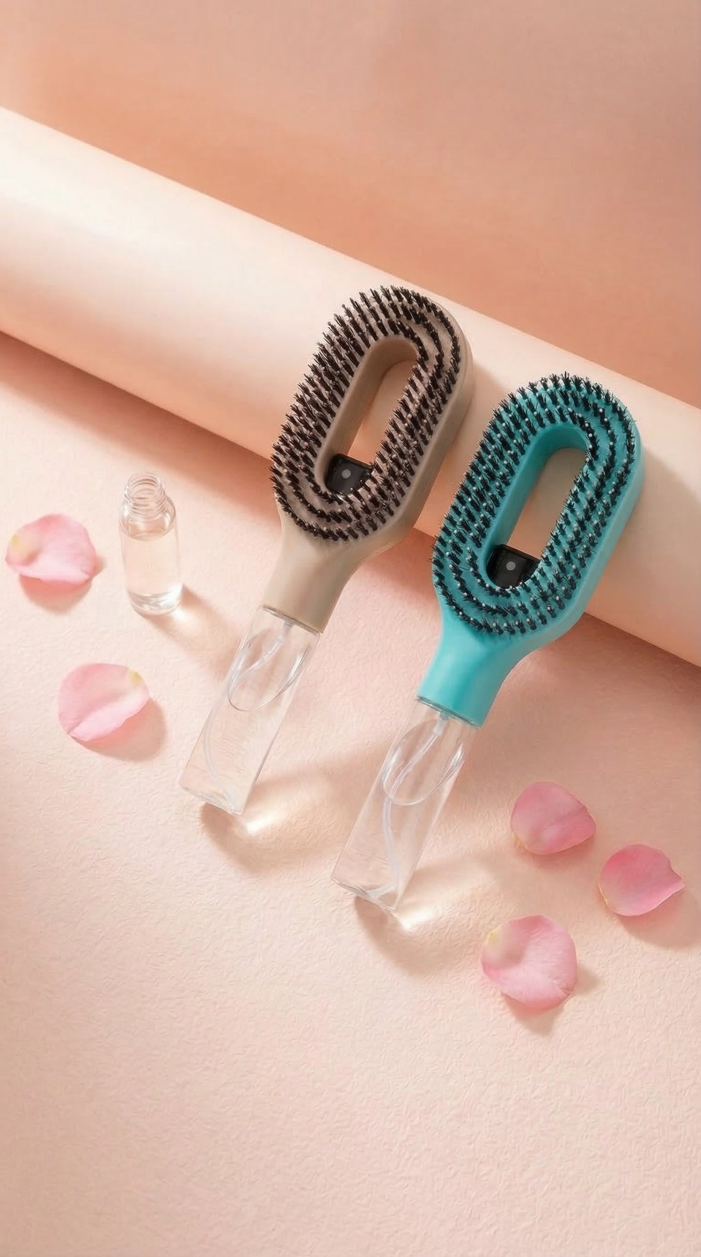 Lot de 2 Brosses démêlantes avec vaporisateur intégré